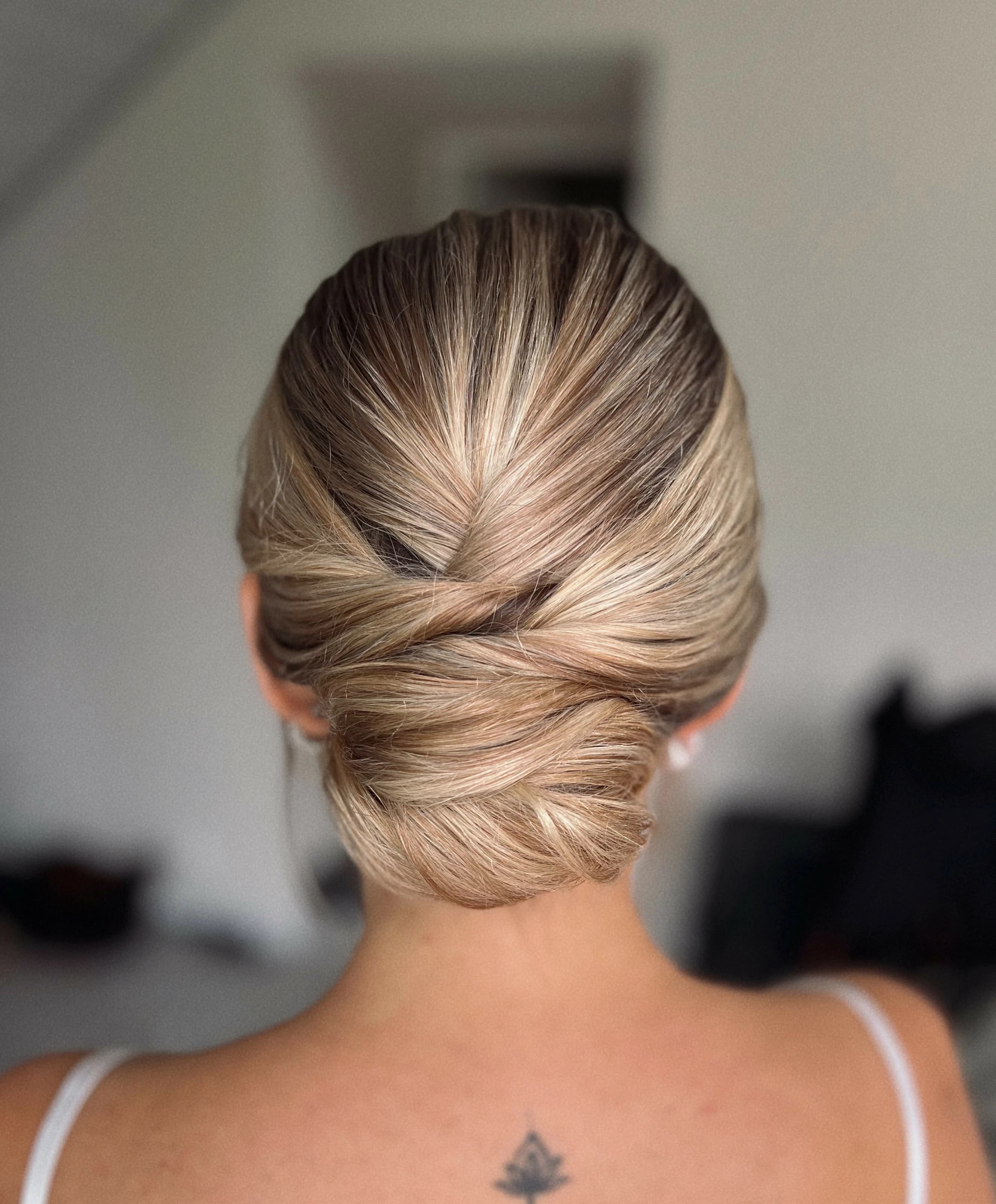 Chignon bas élégant en Bretagne