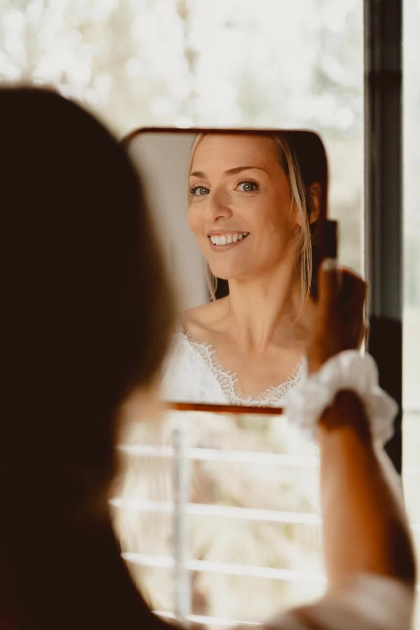 Coiffeuse et maquilleuse de mariage au Clos du Grand Val à Baud dans le Morbihan