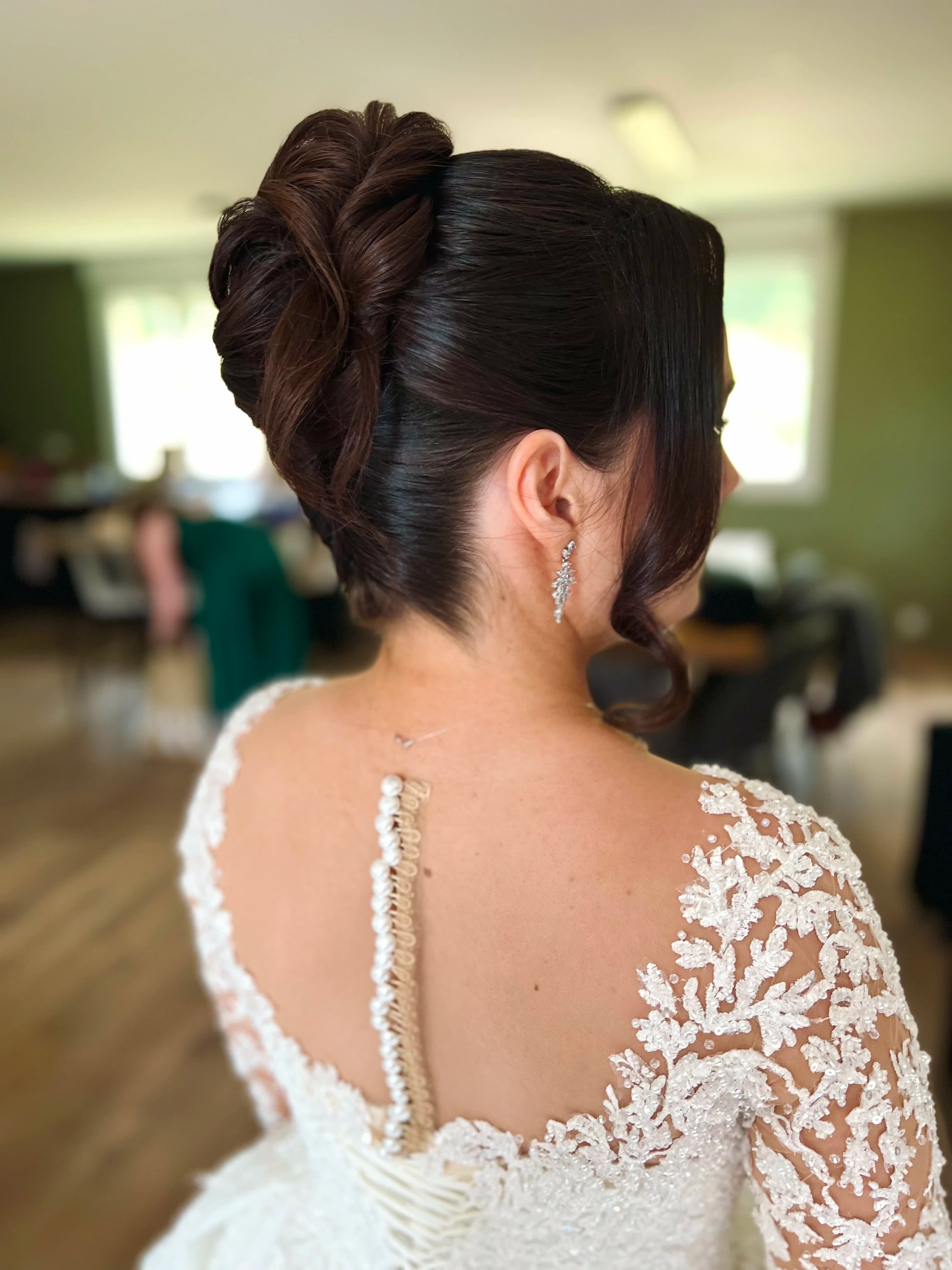 Chignon haut de mariée dans le Morbihan