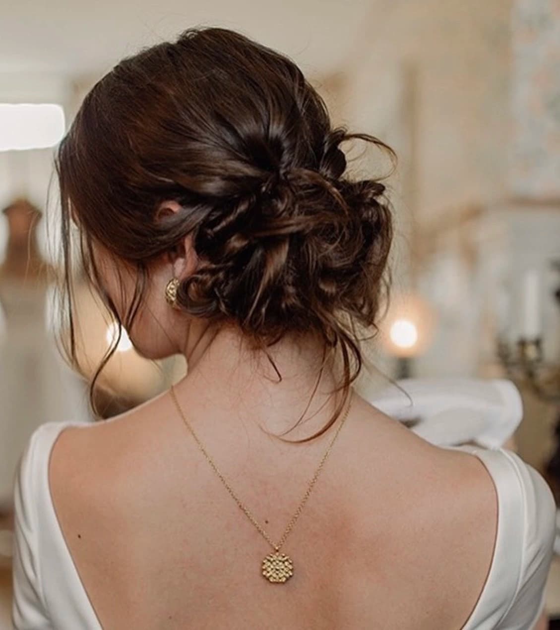 Chignon bas coiffé décoiffé