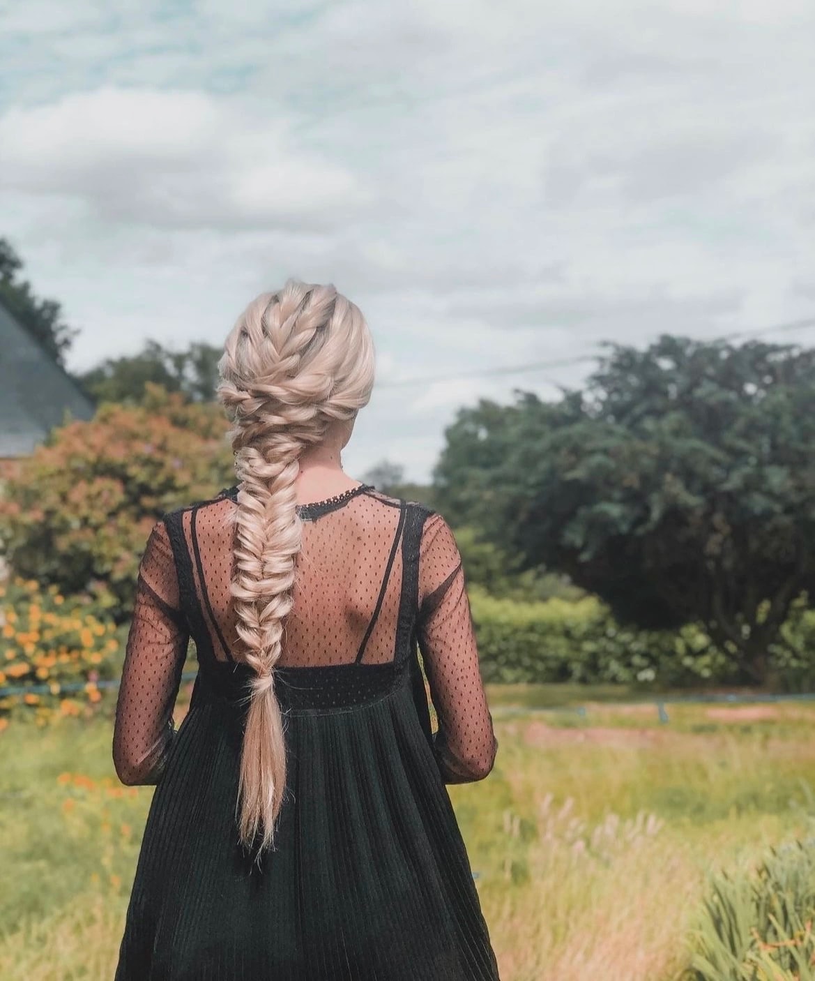 Coiffure cascade à Baud