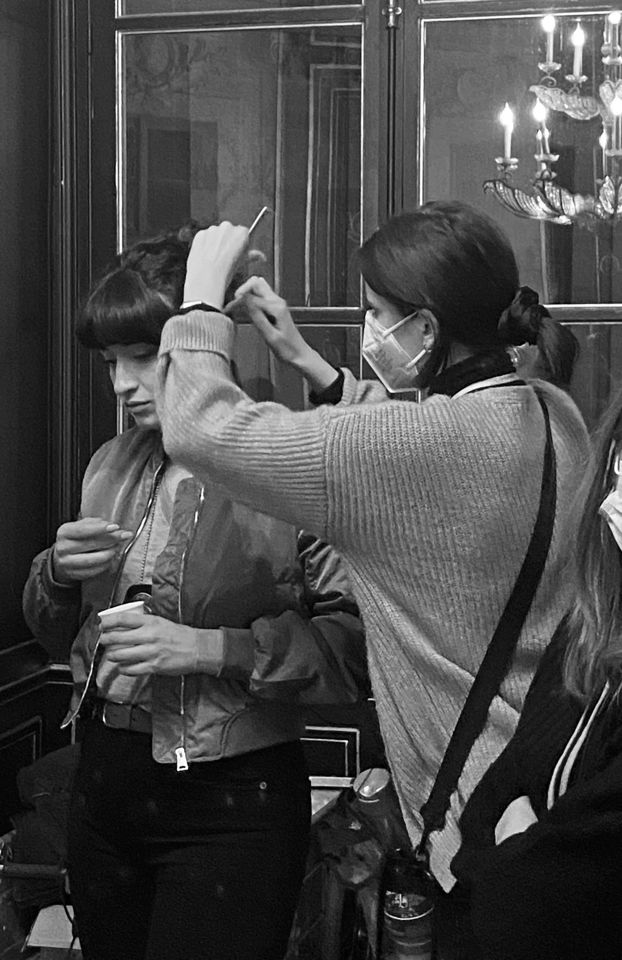 Retouche coiffure tournage Lupin